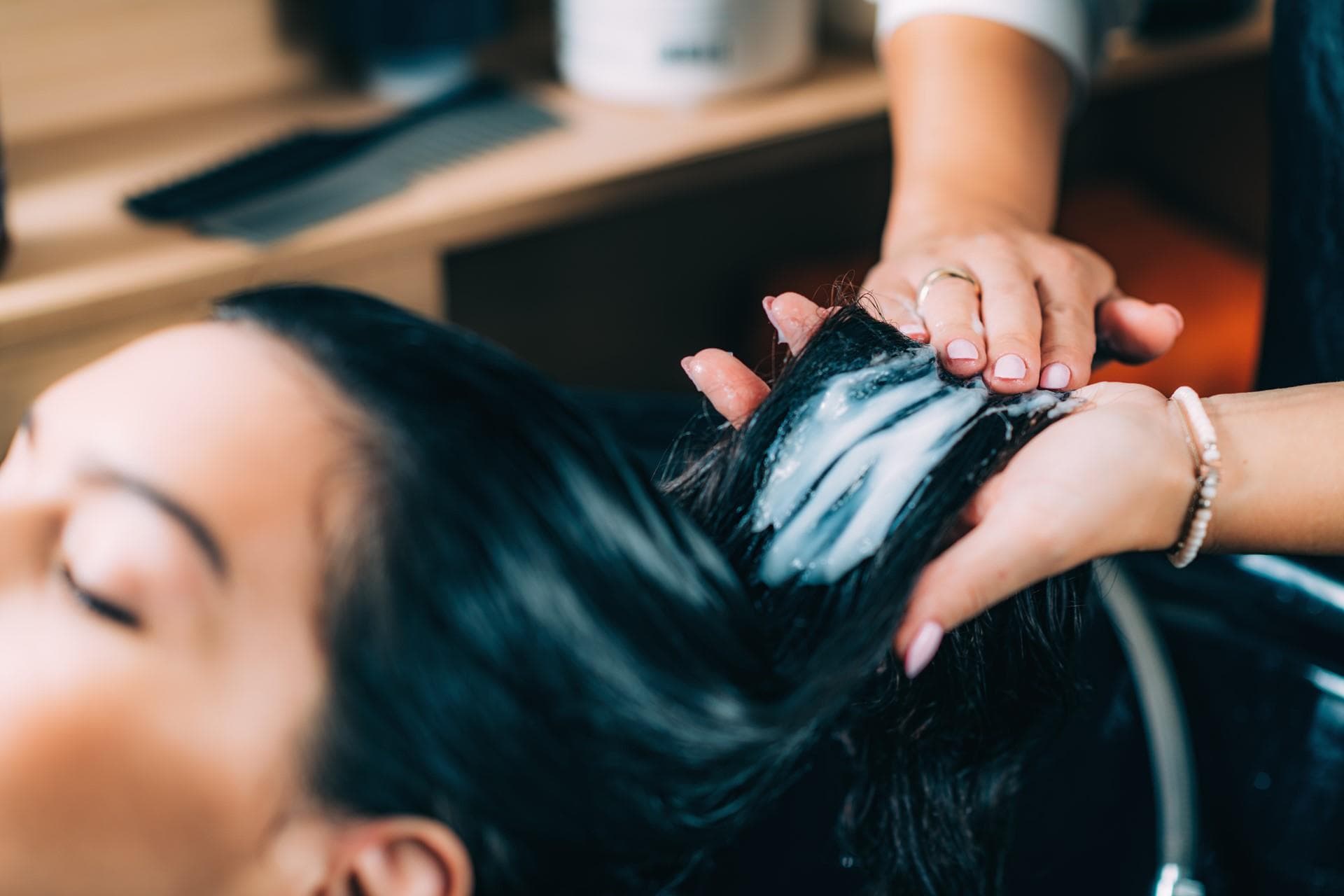 La importancia de utilizar productos para el cabello de calidad